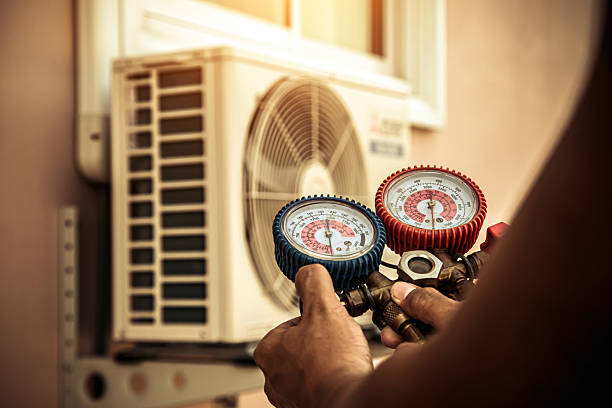 Professional Hvac technician working in Porter Ranch, CA
